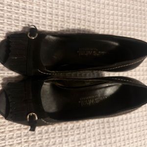 What’s What Black leather pumps 2-1/2”